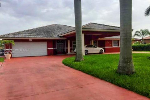 House in Homestead, Florida 7 bedrooms, 342.07 sq.m. № 1814896 - photo 14