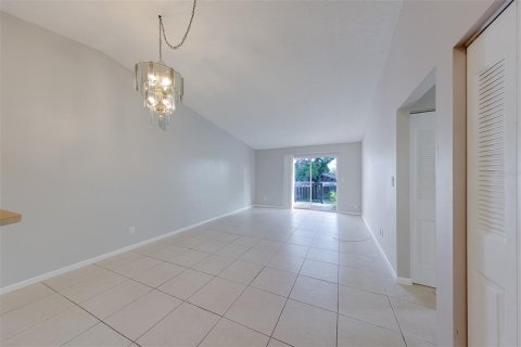Propiedad comercial en venta en Tarpon Springs, Florida, 4 dormitorios, 156.08 m2 № 2101722 - foto 12