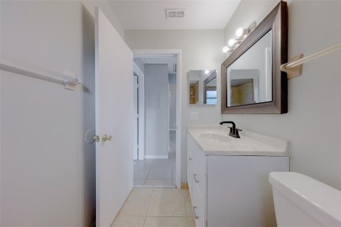 Propiedad comercial en venta en Tarpon Springs, Florida, 4 dormitorios, 156.08 m2 № 2101722 - foto 25