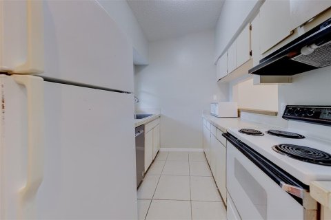 Propiedad comercial en venta en Tarpon Springs, Florida, 4 dormitorios, 156.08 m2 № 2101722 - foto 6
