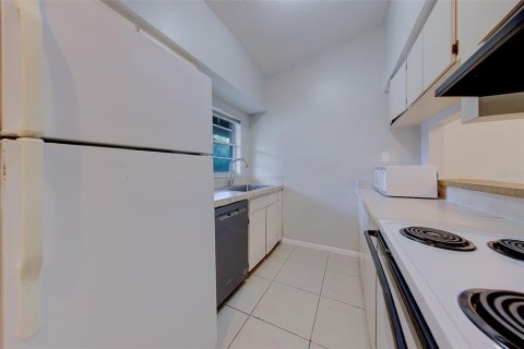 Propiedad comercial en venta en Tarpon Springs, Florida, 4 dormitorios, 156.08 m2 № 2101722 - foto 7