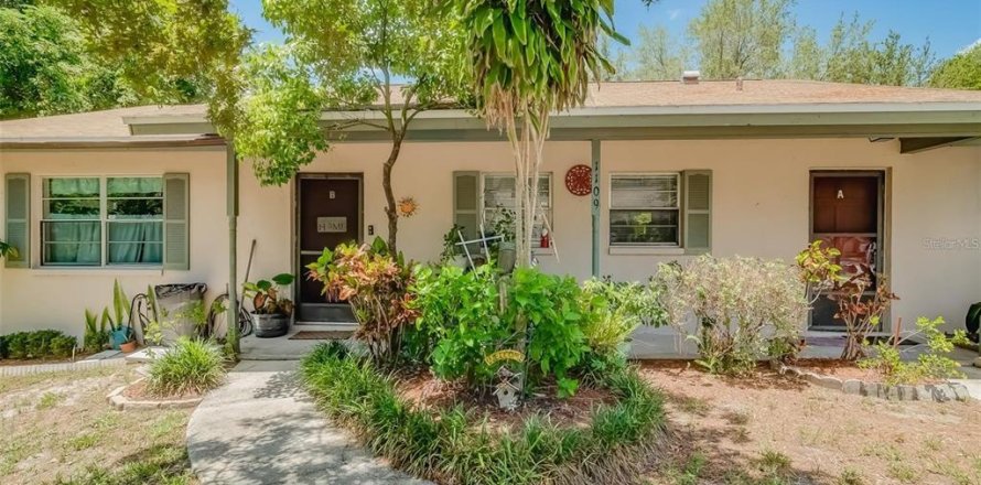 Propiedad comercial en Tarpon Springs, Florida 4 dormitorios, 156.08 m2 № 2101722