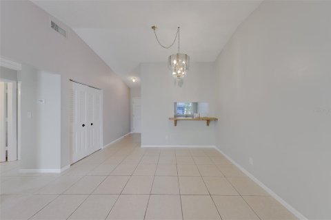 Propiedad comercial en venta en Tarpon Springs, Florida, 4 dormitorios, 156.08 m2 № 2101722 - foto 15