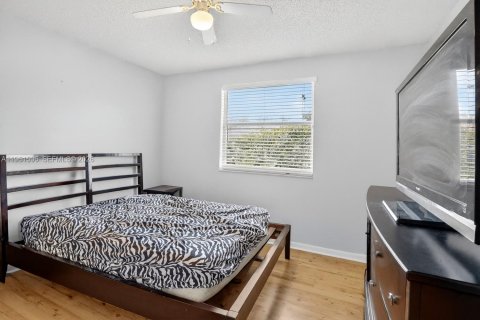 Купить виллу или дом в Купер-Сити, Флорида 4 спальни, 172.52м2, № 2028748 - фото 24