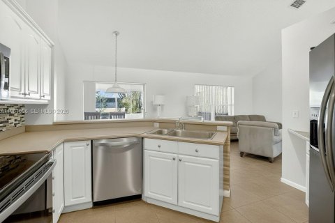 Купить виллу или дом в Купер-Сити, Флорида 4 спальни, 172.52м2, № 2028748 - фото 11