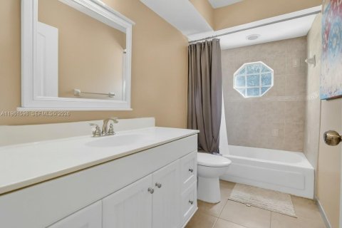 Купить виллу или дом в Купер-Сити, Флорида 4 спальни, 172.52м2, № 2028748 - фото 26