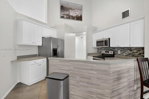 Купить виллу или дом в Купер-Сити, Флорида 4 спальни, 172.52м2, № 2028748 - фото 12