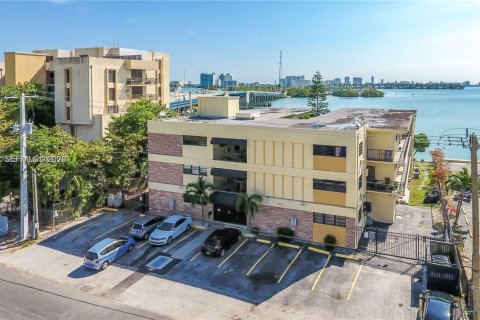Copropriété à louer à Miami, Floride: 1 chambre, 58.34 m2 № 2240947 - photo 4