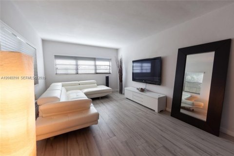 Copropriété à louer à Miami, Floride: 1 chambre, 58.34 m2 № 2240947 - photo 7
