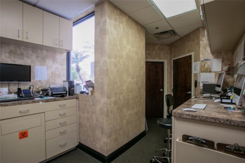Propiedad comercial en venta en Tamarac, Florida № 1050201 - foto 1