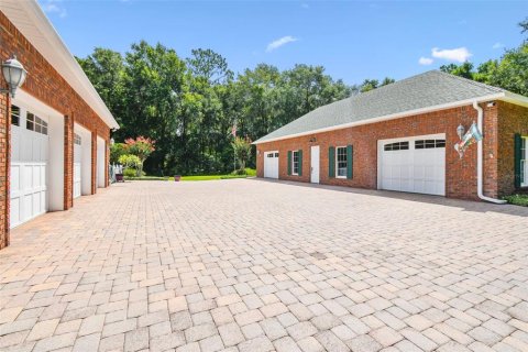 House in DeLand, Florida 5 bedrooms, 570.42 sq.m. № 1839879 - photo 4