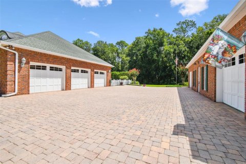 House in DeLand, Florida 5 bedrooms, 570.42 sq.m. № 1839879 - photo 3