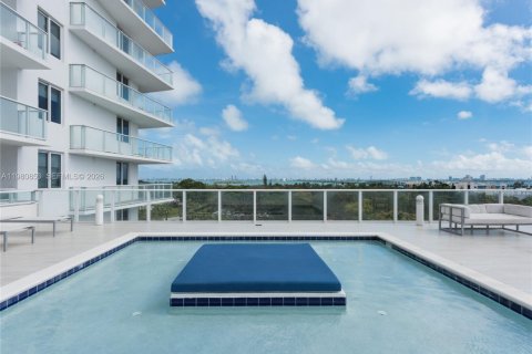 Copropriété à vendre à Miami, Floride: 2 chambres, 96.99 m2 № 2328559 - photo 18