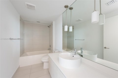 Copropriété à vendre à Miami, Floride: 2 chambres, 96.99 m2 № 2328559 - photo 10