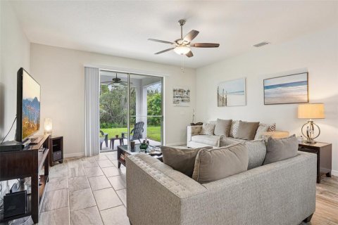 Casa en venta en Clermont, Florida, 4 dormitorios, 184.88 m2 № 1910902 - foto 8