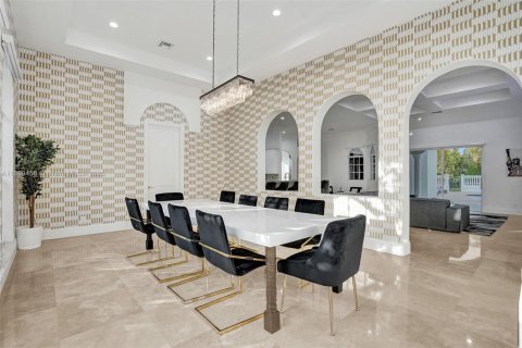 Villa ou maison à vendre à Davie, Floride: 9 chambres, 521.46 m2 № 1951100 - photo 9
