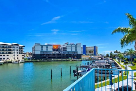 Condo in Madeira Beach, Florida, 1 bedroom  № 2121647 - photo 20