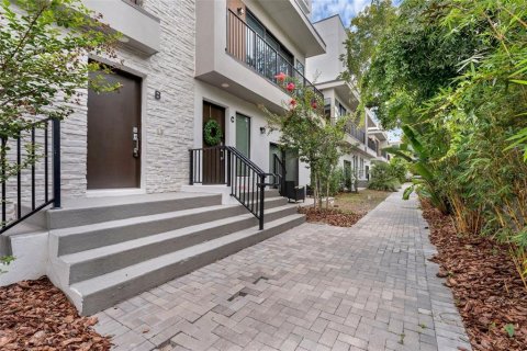 Townhouse in Orlando, Florida 3 bedrooms, 197.51 sq.m. № 2221119 - photo 4