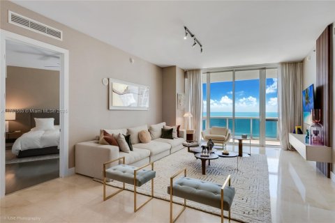Condominio en venta en Sunny Isles Beach, Florida, 2 dormitorios, 195.65 m2 № 1958607 - foto 4