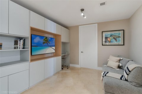 Condominio en venta en Sunny Isles Beach, Florida, 2 dormitorios, 195.65 m2 № 1958607 - foto 18