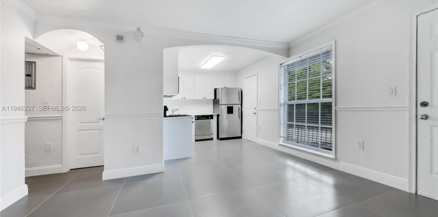 Condo in Miami, Florida, 2 bedrooms  № 2002579