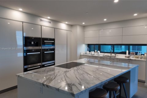 Condo in Sunny Isles Beach, Florida, 4 bedrooms  № 1862439 - photo 18