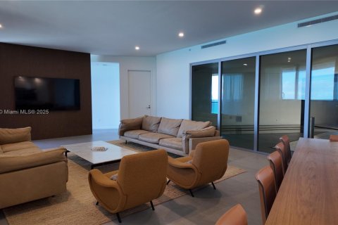 Condo in Sunny Isles Beach, Florida, 4 bedrooms  № 1862439 - photo 2