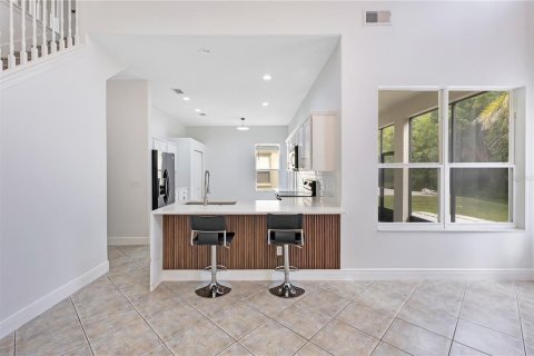 House in Kissimmee, Florida 4 bedrooms, 252.69 sq.m. № 2427271 - photo 6