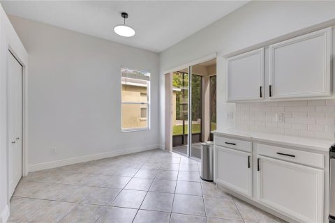 House in Kissimmee, Florida 4 bedrooms, 252.69 sq.m. № 2427271 - photo 8