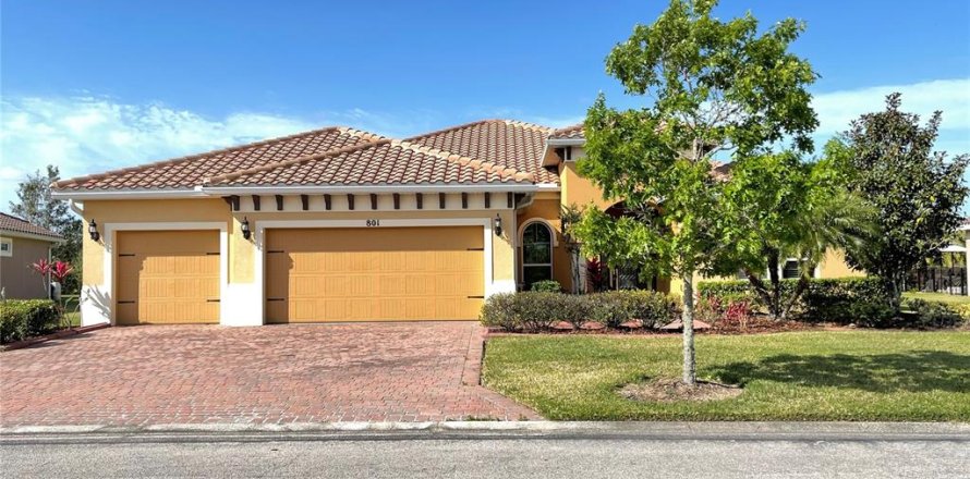 Casa en Poinciana, Florida 3 dormitorios, 256.5 m2 № 1755586