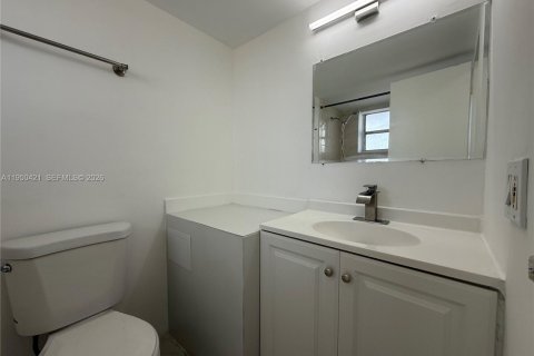 Снять в аренду кондоминиум в Норт-Бей-Виллидж, Флорида 41.34м2, № 2005918 - фото 10