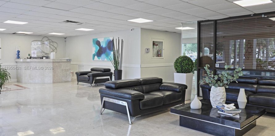 Студия в кондо в Норт-Бей-Виллидж, Флорида № 2005918