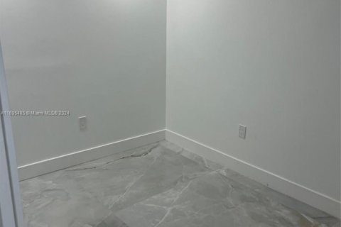 Condo in Bal Harbour, Florida, 3 bedrooms  № 1936145 - photo 9