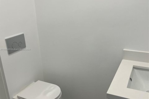 Condo in Bal Harbour, Florida, 3 bedrooms  № 1936145 - photo 7