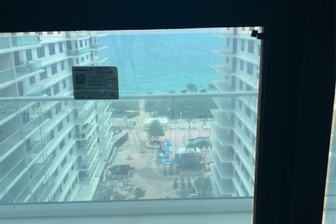 Condo in Bal Harbour, Florida, 3 bedrooms  № 1936145 - photo 13