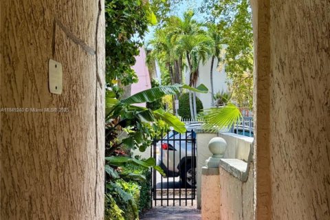 Condominio en venta en Miami Beach, Florida, 1 dormitorio, 61.32 m2 № 1850852 - foto 24