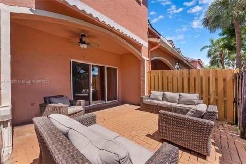 Townhouse in Pembroke Pines, Florida 3 bedrooms, 147.16 sq.m. № 1790583 - photo 14