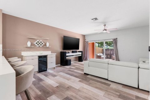 Townhouse in Pembroke Pines, Florida 3 bedrooms, 147.16 sq.m. № 1790583 - photo 9