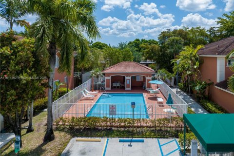 Townhouse in Pembroke Pines, Florida 3 bedrooms, 147.16 sq.m. № 1790583 - photo 27