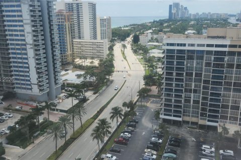 Copropriété à louer à Hallandale Beach, Floride: 1 chambre, 80.82 m2 № 2401929 - photo 14