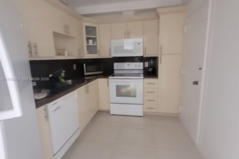 Copropriété à louer à Hallandale Beach, Floride: 1 chambre, 80.82 m2 № 2401929 - photo 20