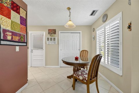 House in Sun City Center, Florida 2 bedrooms, 111.48 sq.m. № 1837650 - photo 13