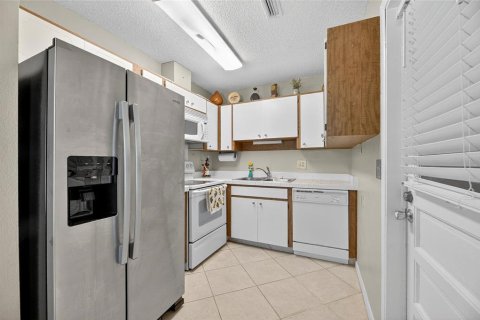 House in Sun City Center, Florida 2 bedrooms, 111.48 sq.m. № 1837650 - photo 16
