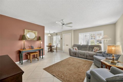 House in Sun City Center, Florida 2 bedrooms, 111.48 sq.m. № 1837650 - photo 10