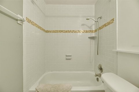 House in Sun City Center, Florida 2 bedrooms, 111.48 sq.m. № 1837650 - photo 23