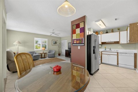 House in Sun City Center, Florida 2 bedrooms, 111.48 sq.m. № 1837650 - photo 14