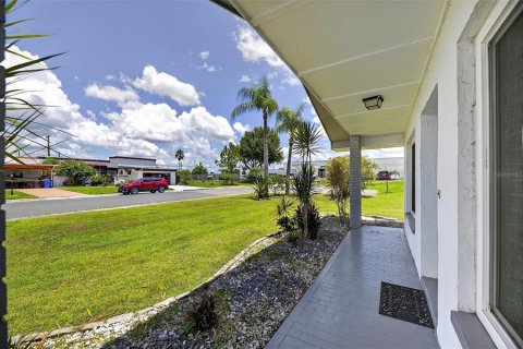 House in Sun City Center, Florida 2 bedrooms, 111.48 sq.m. № 1837650 - photo 4