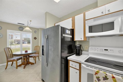 House in Sun City Center, Florida 2 bedrooms, 111.48 sq.m. № 1837650 - photo 20