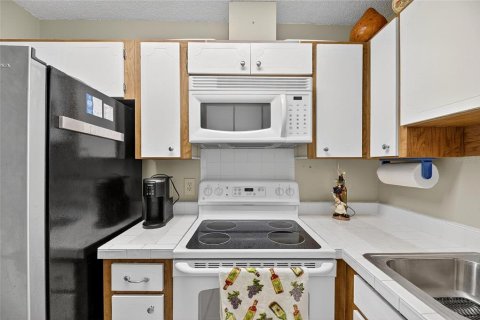 House in Sun City Center, Florida 2 bedrooms, 111.48 sq.m. № 1837650 - photo 18