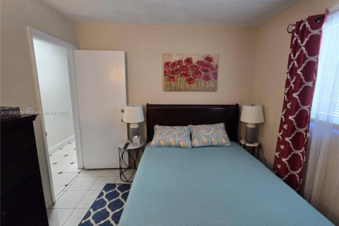 House in Miami, Florida 3 bedrooms, 124.86 sq.m. № 1890447 - photo 22